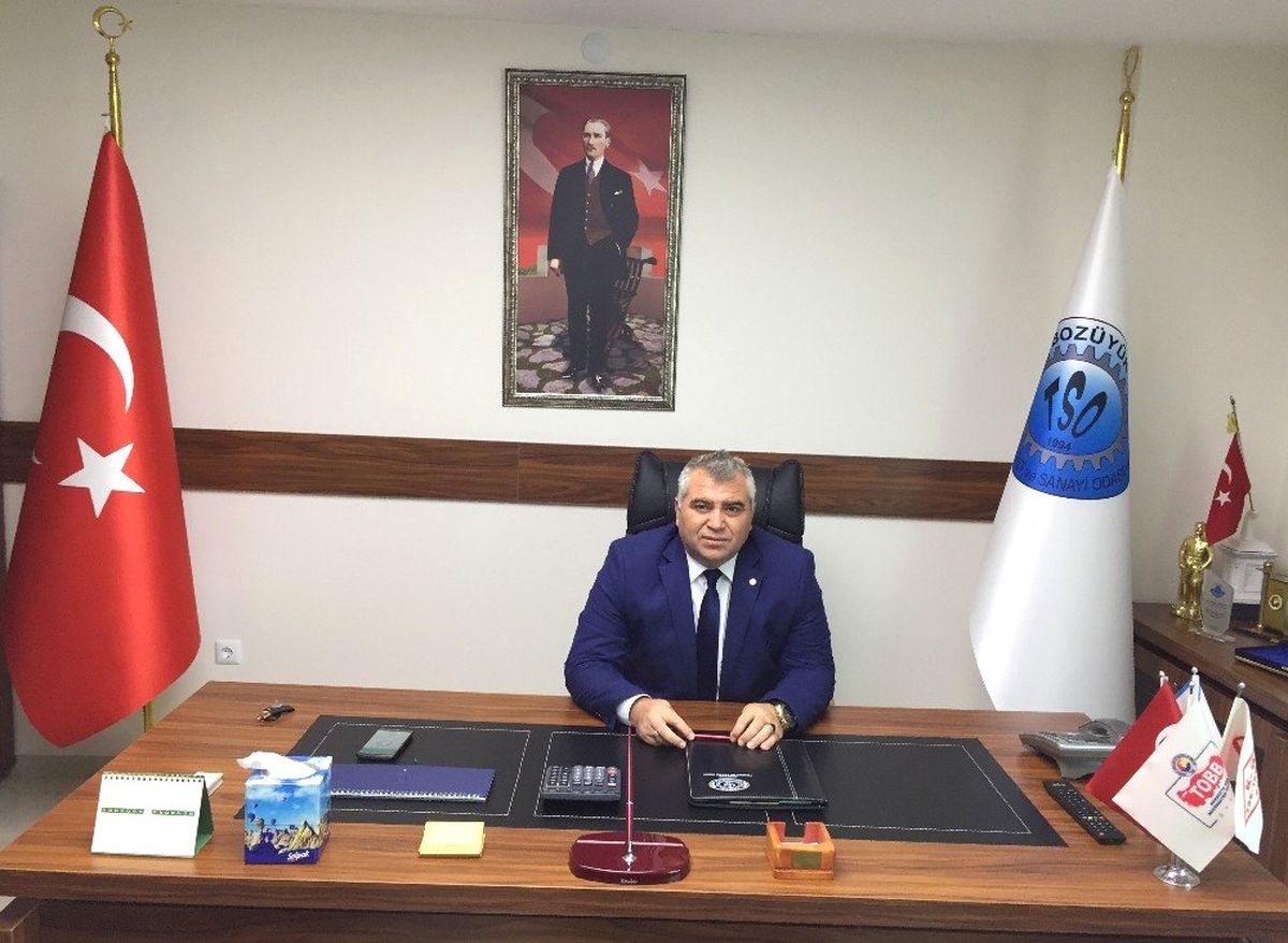 Görevine Geri Döndü