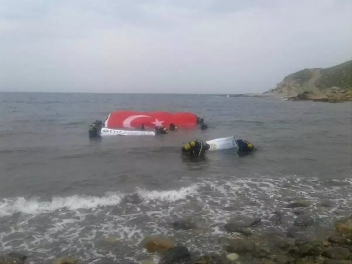 Guinness Rekortmeni Cem Karabay, Su Altında Dev Türk Bayrağı Açtı