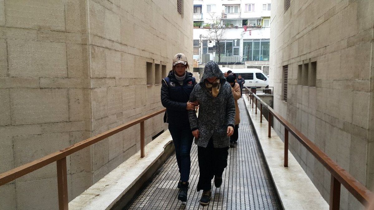 İnterpol\'ün Kırmızı Bültenle Aradığı Deaş Şüphelisi 3 Kadın Tahliye Oldu