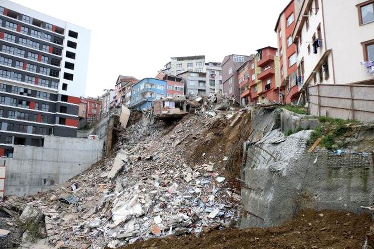 Kağıthane\'de 5 Katlı Binanın Yıkım Çalışması Sona Erdi (Gündüz Fotoğrafları)