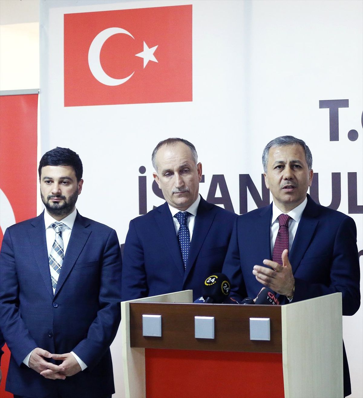 Kağıthane\'de Çöken Bina