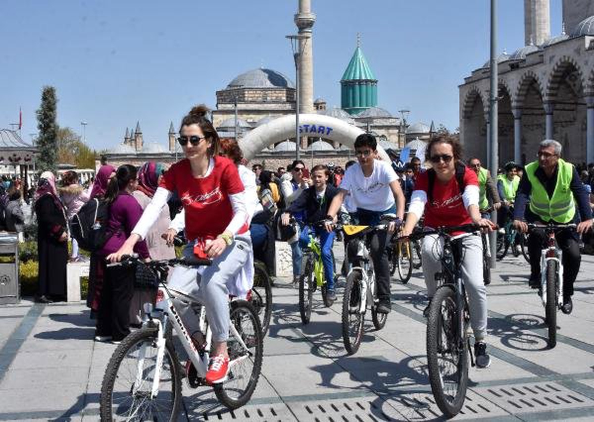Konya\'da \'Bisiklet Halk Yürüyüşü\' Düzenlendi