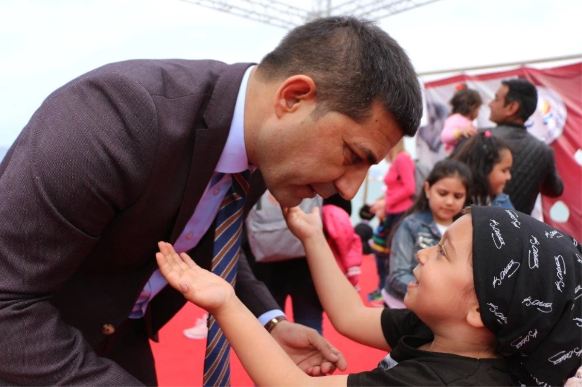 Kuşadası Belediyesinden 3 Ayrı Noktada Çocuk Şenliği