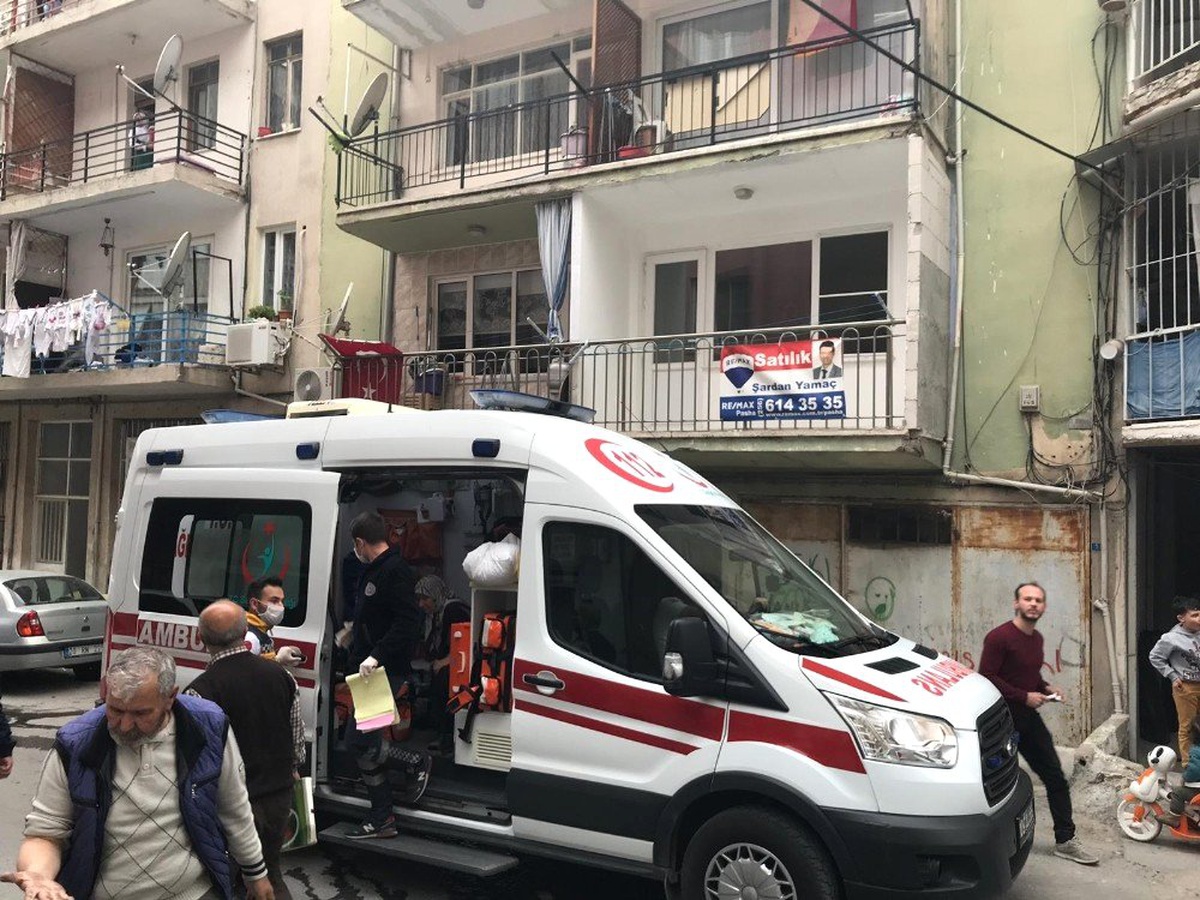 Kuşadası\'ndaki Yangında 1 Kişi Dumandan Zehirlendi