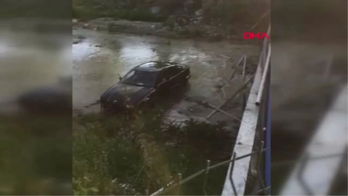Manisa Sürücünün Tansiyonu Düştü, Otomobil Çaya Uçtu: 2 Yaralı