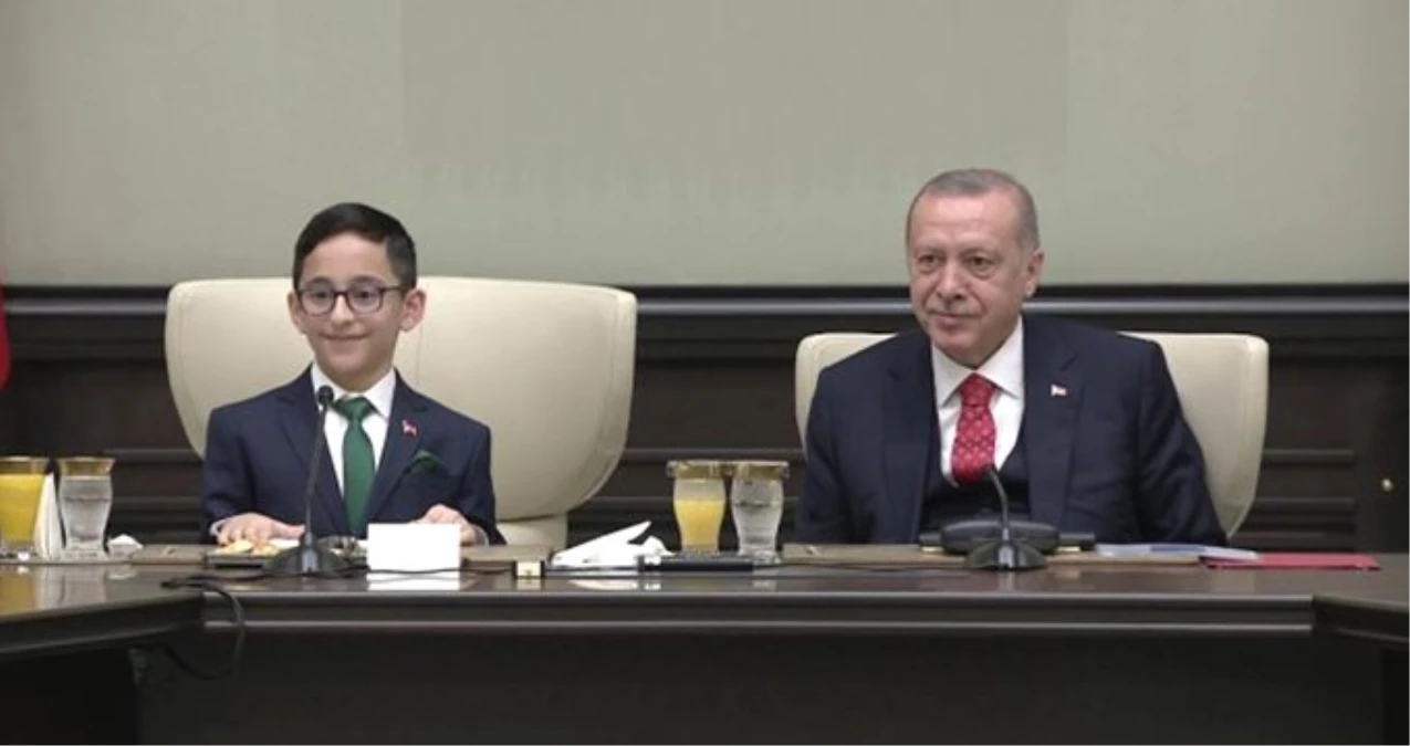 Minik Cumhurbaşkanı, "Kabine Değişecek mi?" Sorusuna Erdoğan İle Aynı Yanıtı Verdi