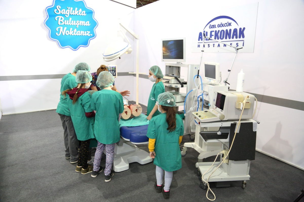 Minikler Doktor Oldu, Ameliyathaneye Girdi