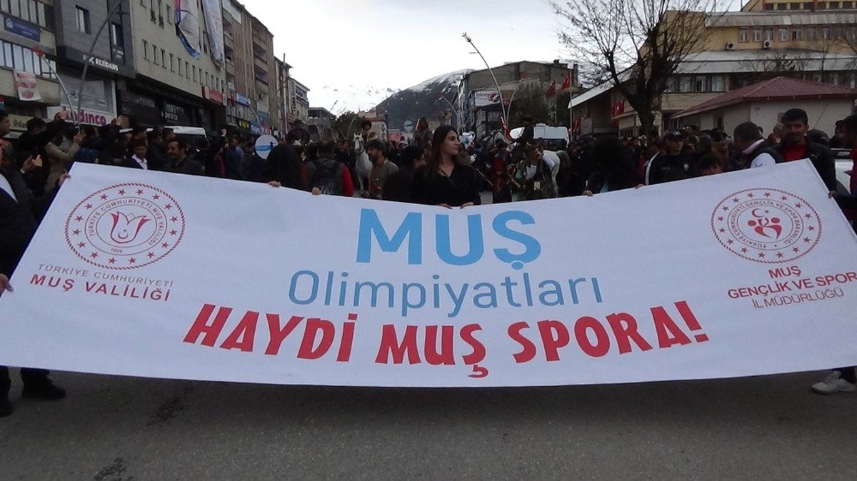 Muş Olimpiyatlarına Görkemli Start Verildi