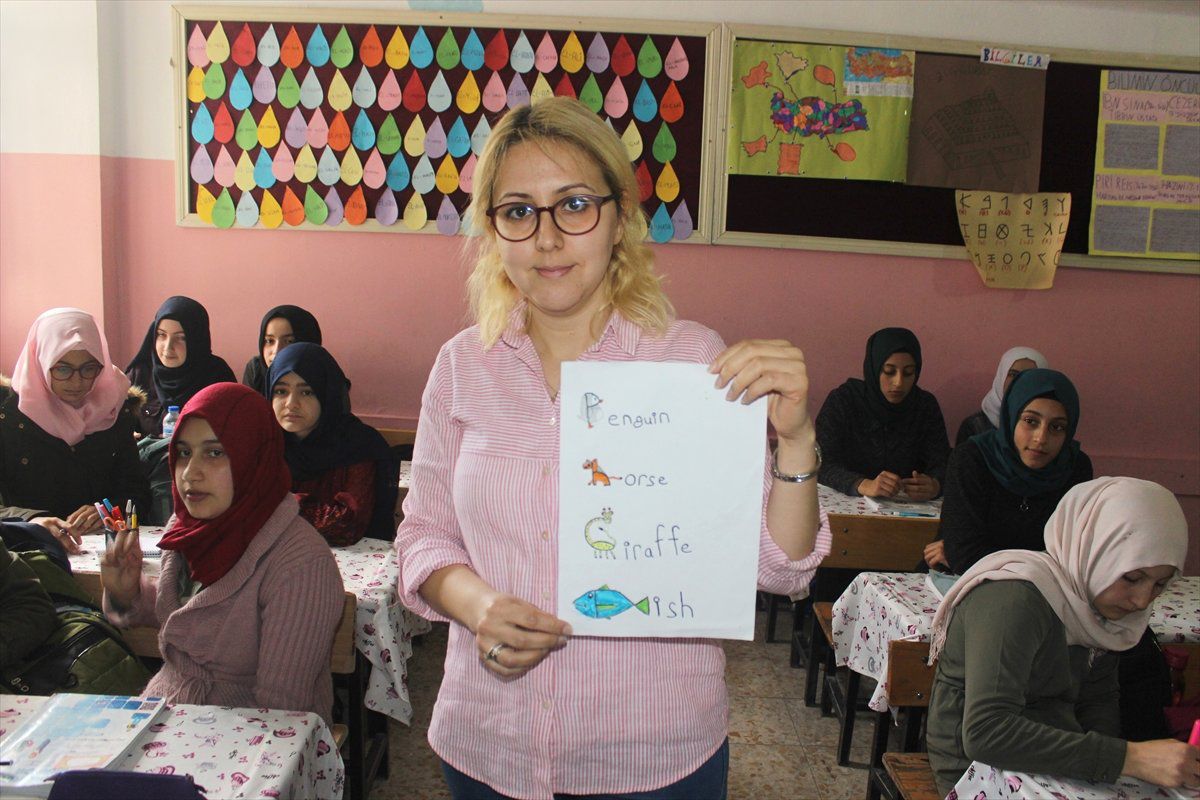 Suruçlu Çocuklar İngilizceyi Eğlenerek Öğreniyor