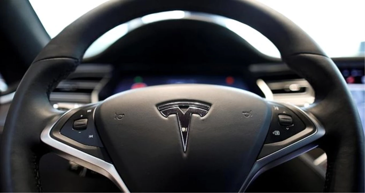 Tesla 2020\'de Sürücüsüz Taksi Hizmetini Başlatacak
