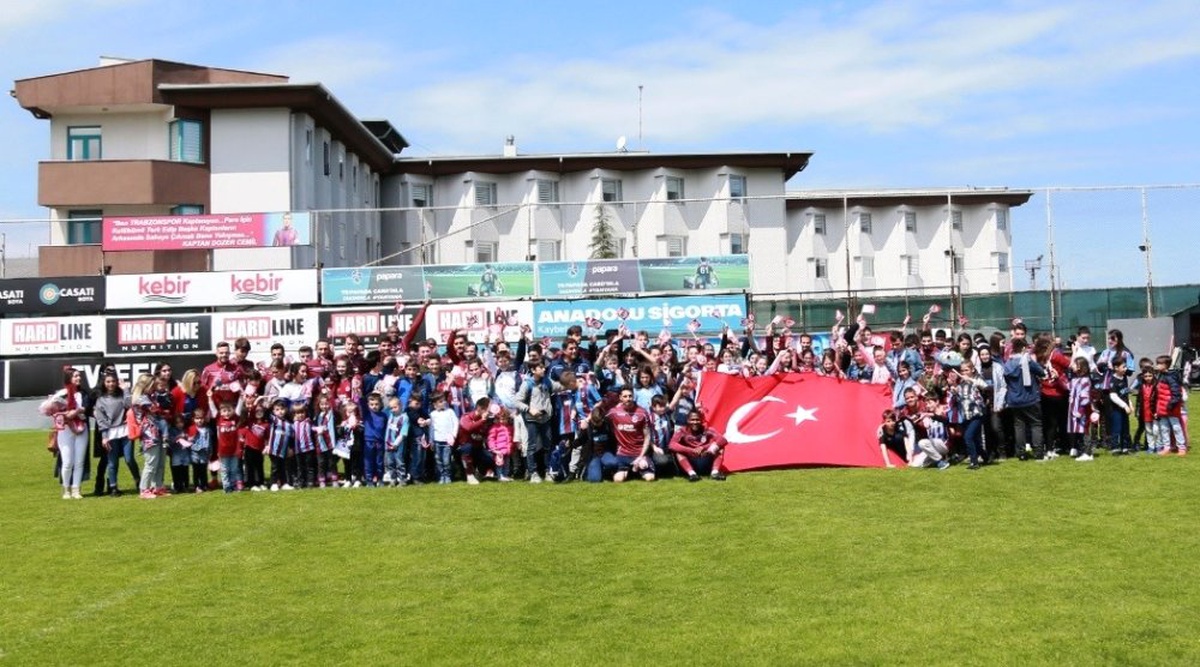 Trabzonspor\'da 23 Nisan Coşkusu