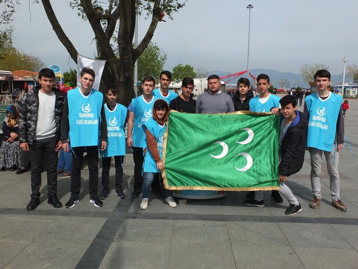 Ülkü Ocakları\'ndan 23 Nisan Etkinliği
