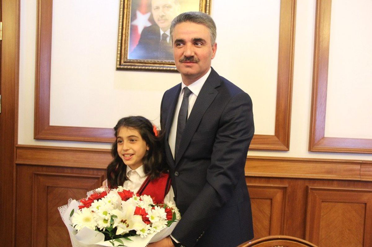Vali Baruş Koltuğunu Nida Uvat\'a Devretti