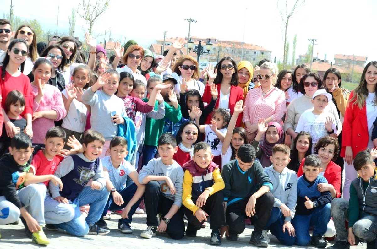 Yarışmalar ve Mangal Keyfiyle 23 Nisan\'ı Kutladılar