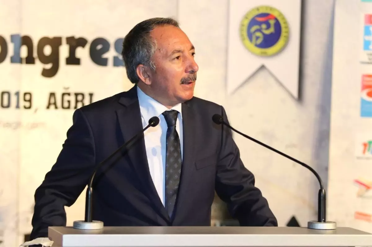 Aiçü\'de 12. Ulusal Spor Bilimleri Öğrenci Kongresi Açılış Programı Yapıldı