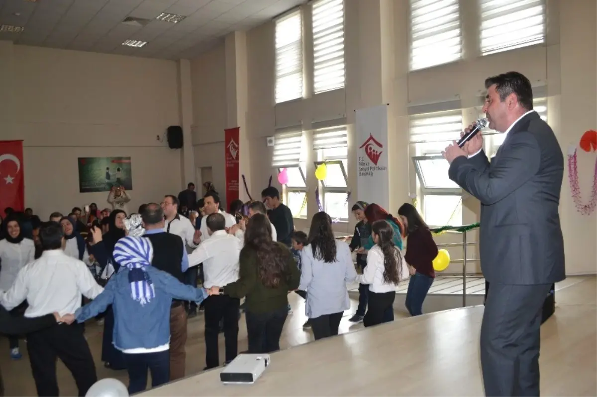 Aile Çalışma ve Sosyal Hizmetler İl Müdürlüğü\'nde 23 Nisan Şöleni