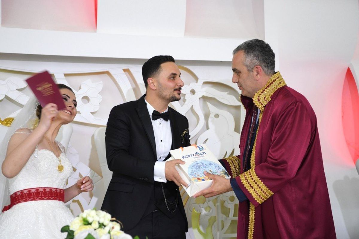 Başkan Esen\'den İlk Nikah