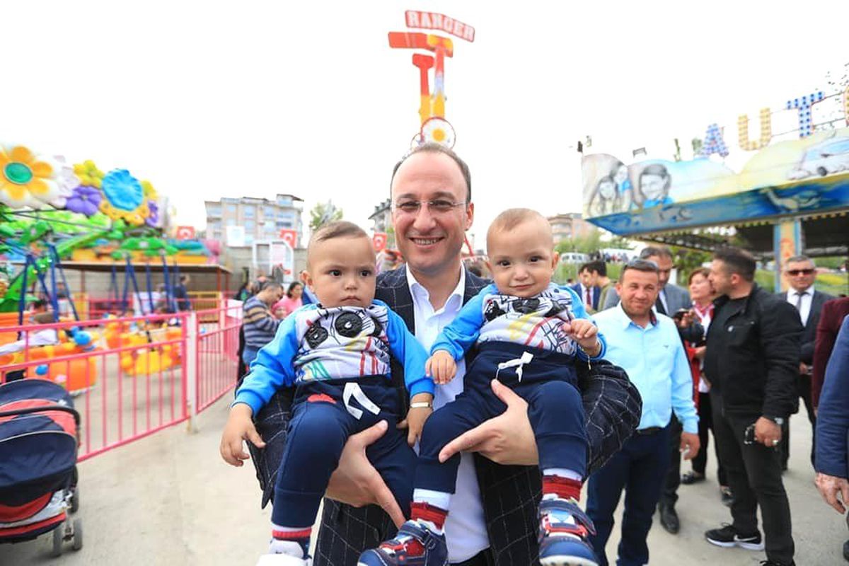 Başkan Örki\'den Çocuklara Bayram Jesti