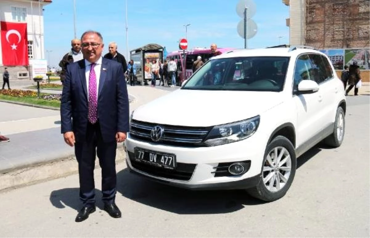 Belediye Başkanından Örnek Davranış! Makam Aracını İade Etti