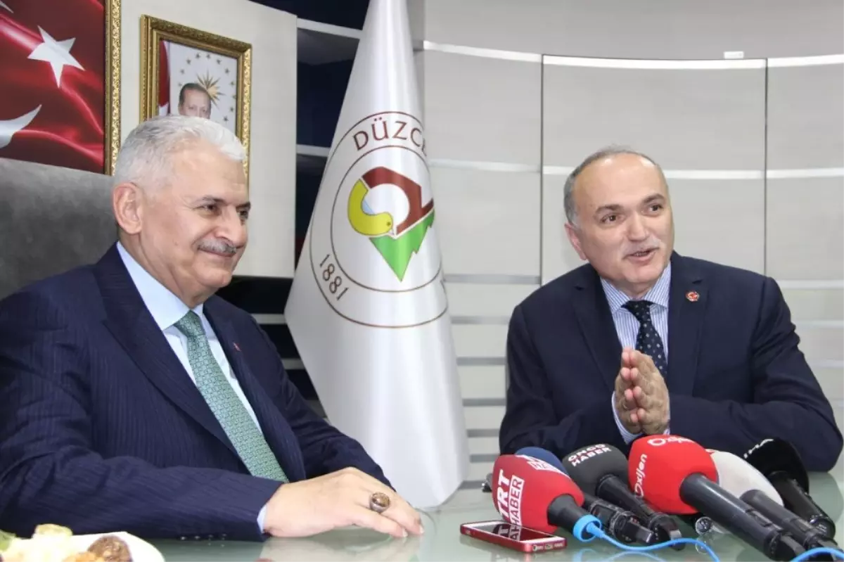 Binali Yıldırım, Başkan Özlü\'yü Tebrik İçin Düzce\'ye Geldi