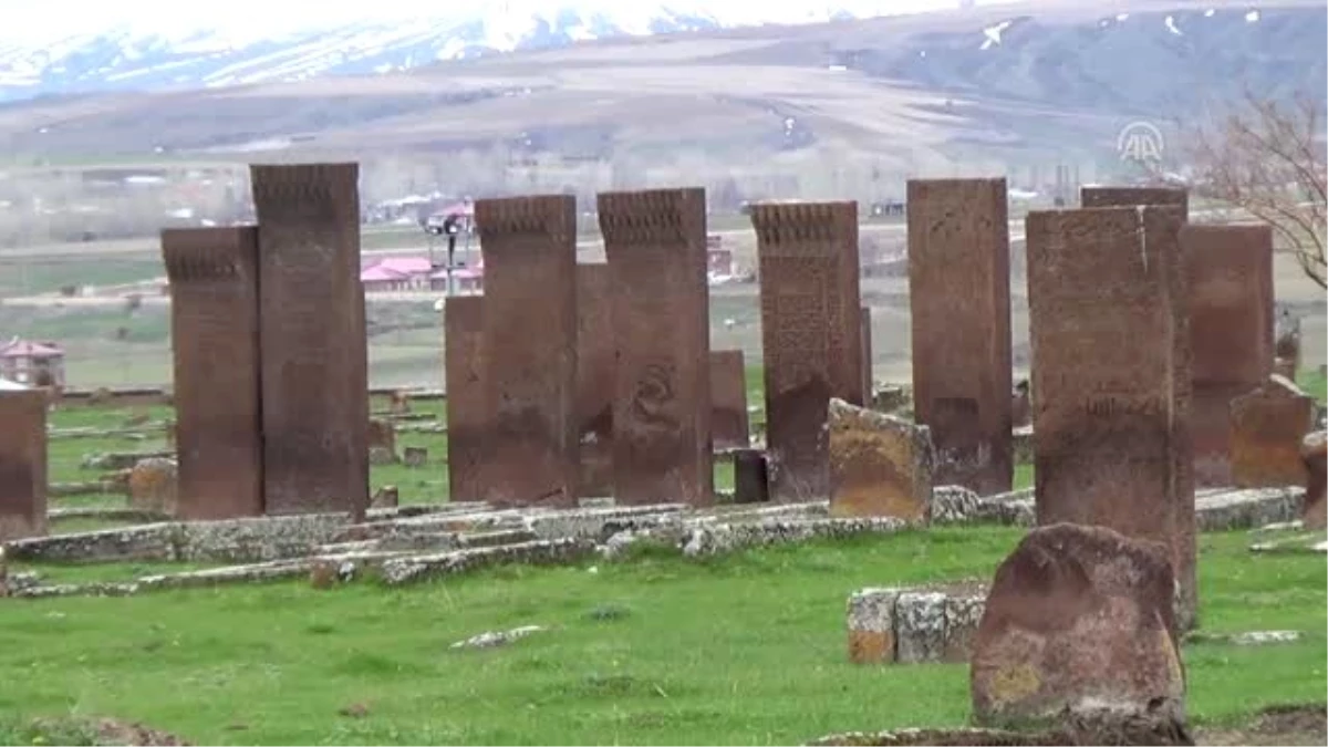 Bitlis\'te Tarihi Yapıların Tanıtımında "Karekod" Dönemi