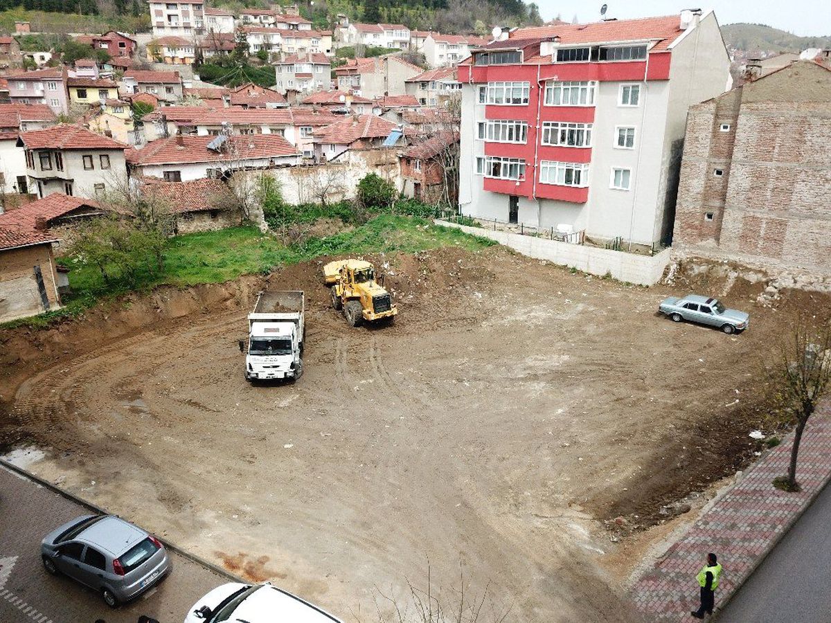 Bozüyük Belediyesi\'nden Otopark Sorununa Çözüm