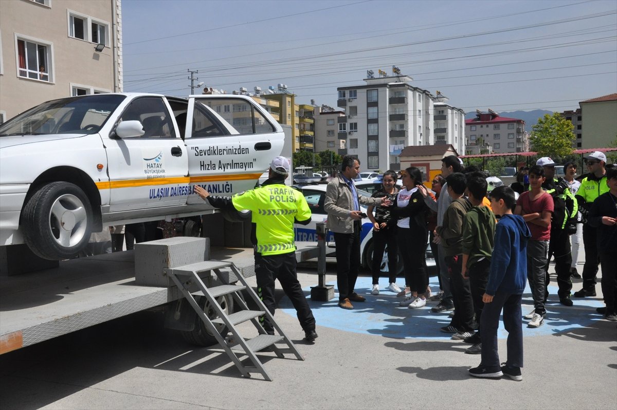 Dörtyol\'da Öğrencilere Emniyet Kemerinin Önemi Anlatıldı