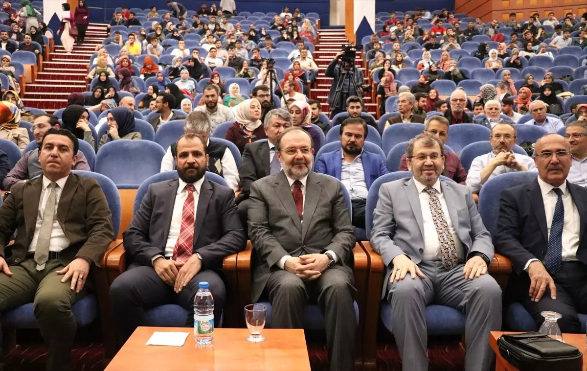 Gençlik ve Medeniyet Tasavvurumuz" Konferansı