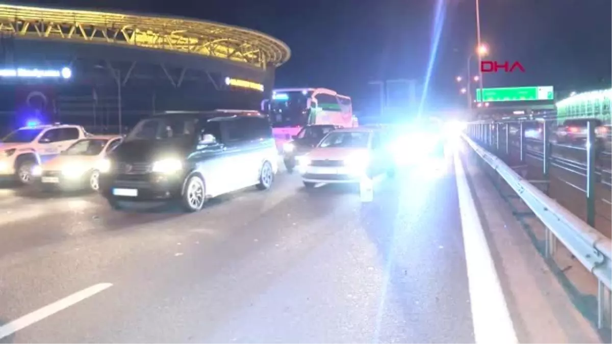 Kağıthane\'de Makas Atarak Kazaya Neden Olan Sürücü Durmayarak Kaçtı