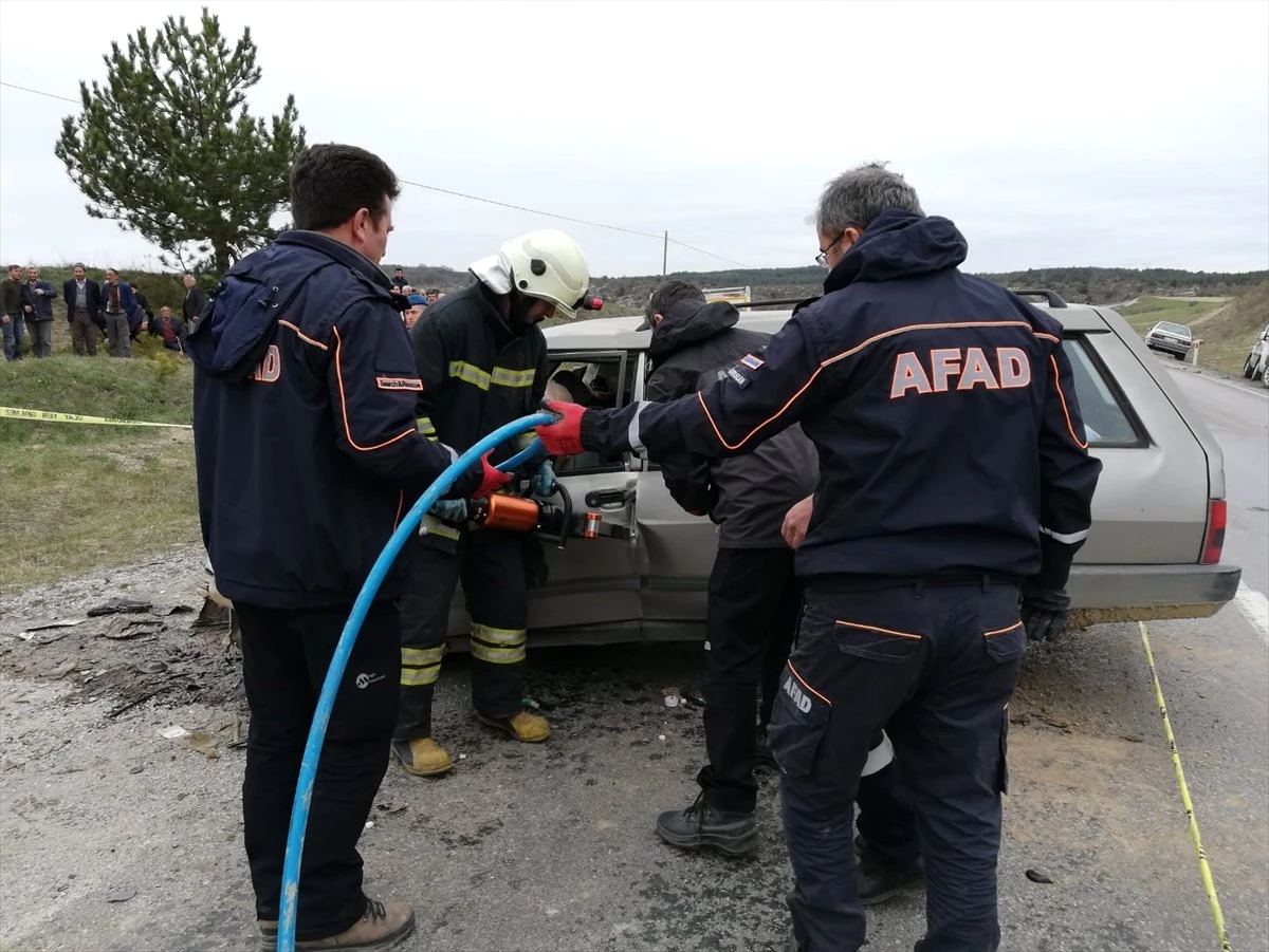 Kastamonu\'da Ciple Otomobil Çarpıştı: 2 Ölü, 2 Yaralı