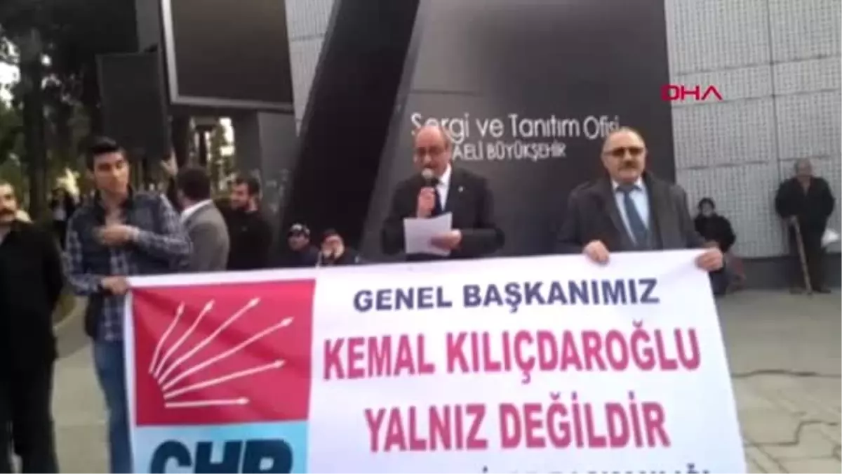 Kocaeli CHP\'lilerin Basın Açıklamasına Tepki Gösterdi