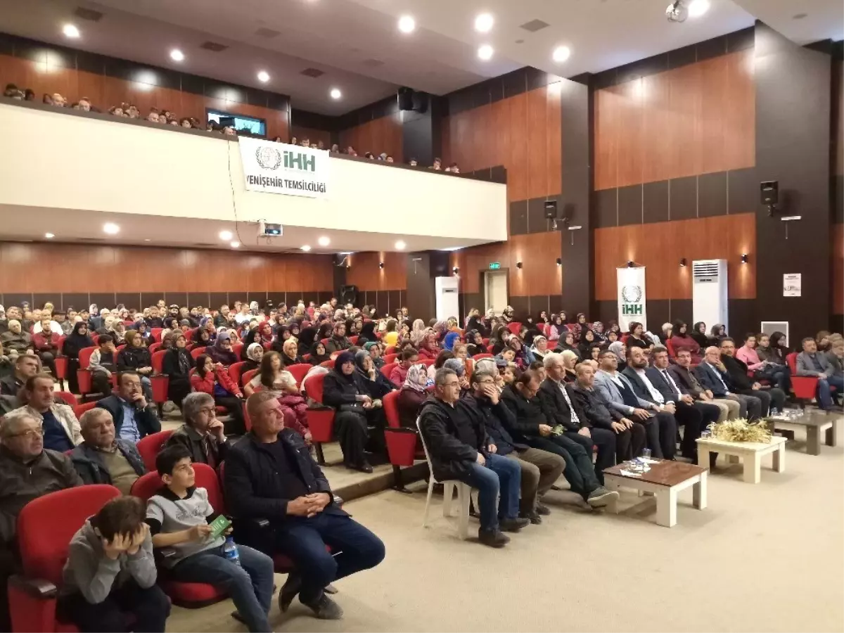 Namazla Diriliş" Konferansına Büyük İlgi