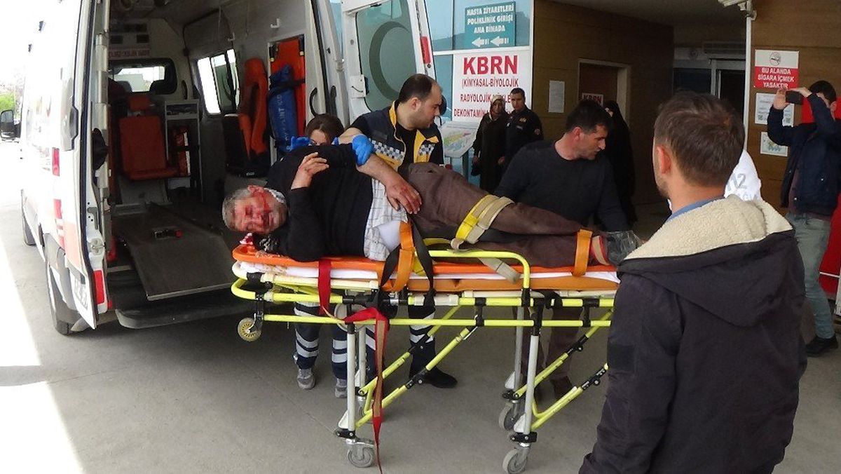 Odun Sararken Kamyondan Düştü