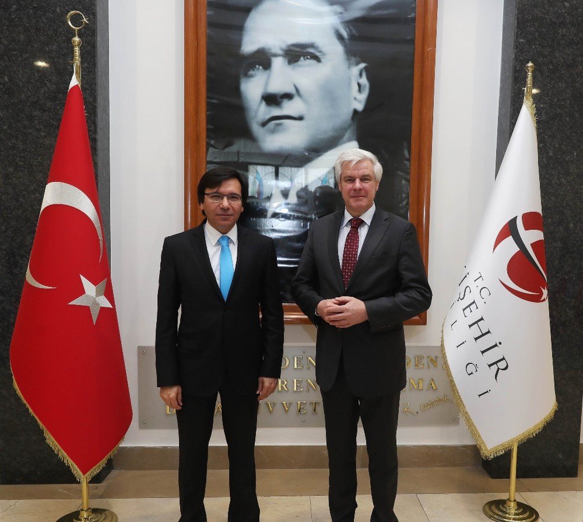 Vali Vekili Avşarbey, Almanya\'nın İstanbul Başkonsolosu Reiffenstuel\'i Kabul Etti