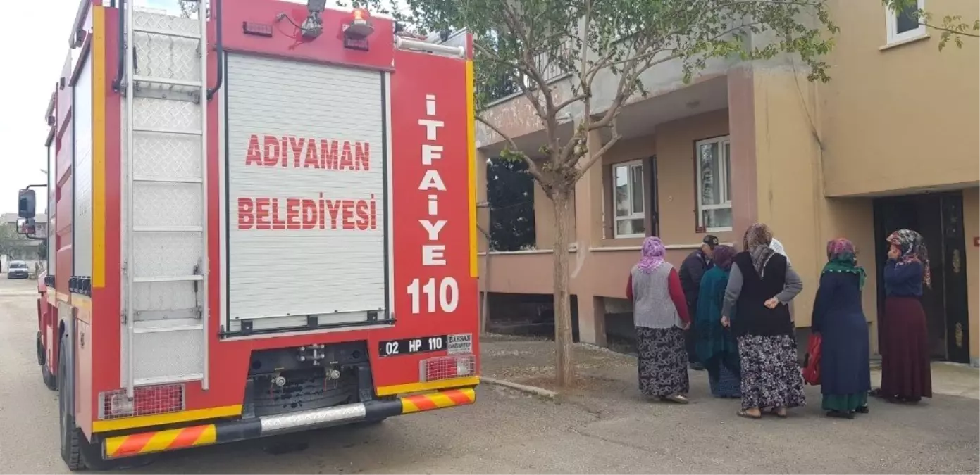 Yangın Binaya Sıçramadan Söndürüldü