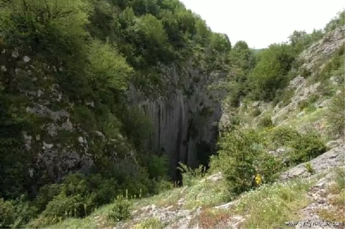 30 Metre Derinlikteki Kokurdana İnip, İnceleme Yaptılar