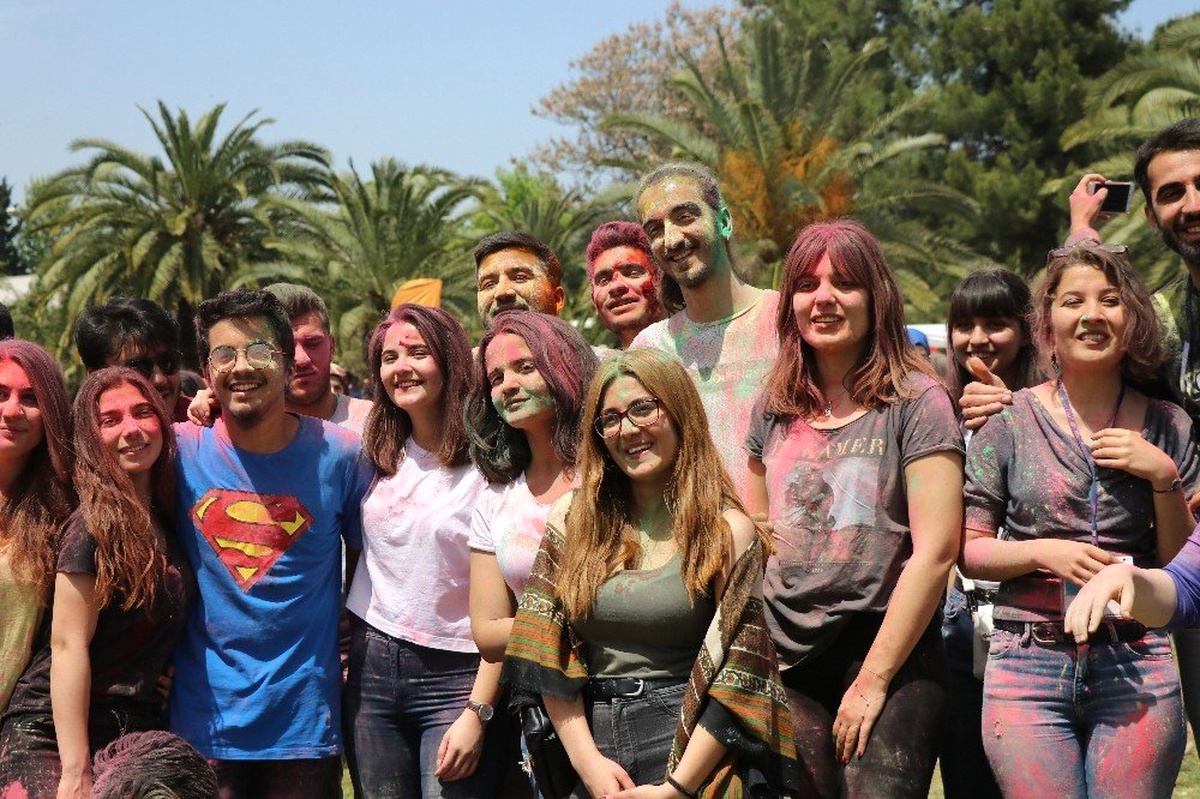 Adana\'da Color Festivali Coşkusu