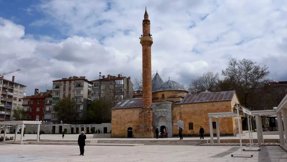 Ahi Evran Cami ve Türbesi Asırlara Meydan Okuyor