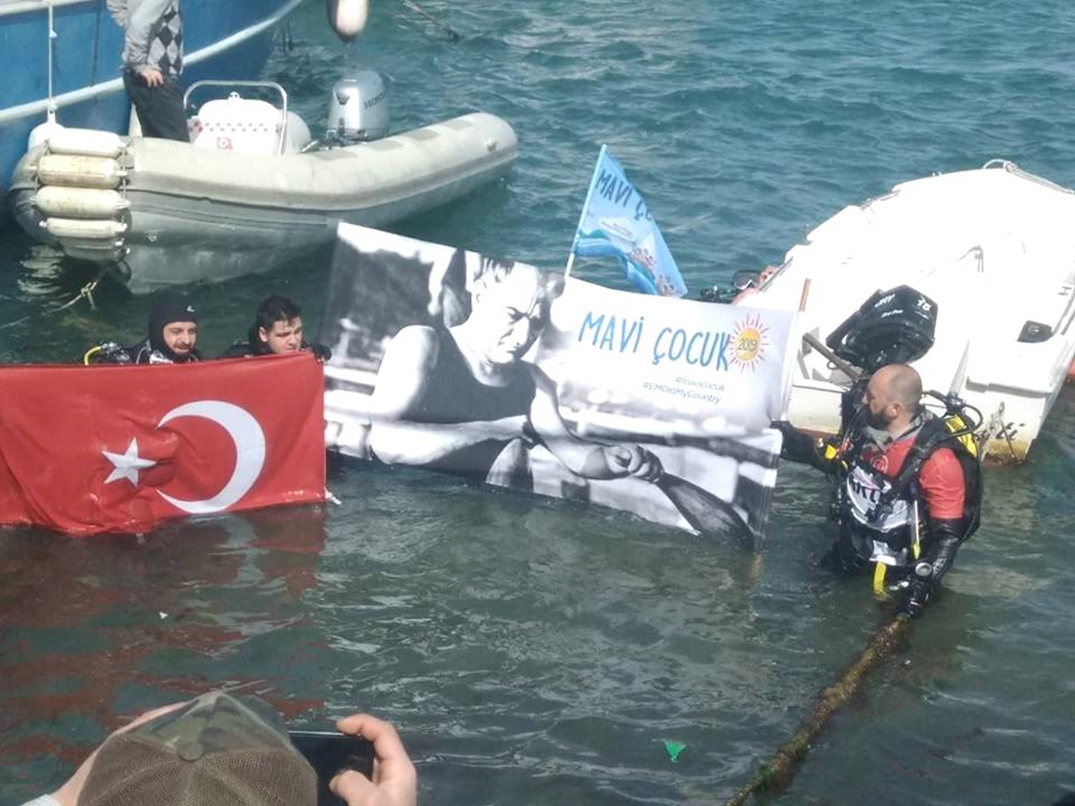 Akut Sporcuları Boğazda 23 Nisan Dalışında