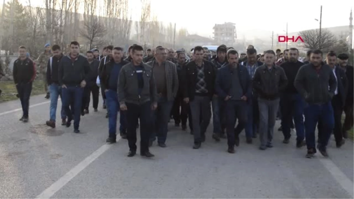 Ankara Çubuk Akkuzulu Gençler Dualarla Askere Uğurlandı