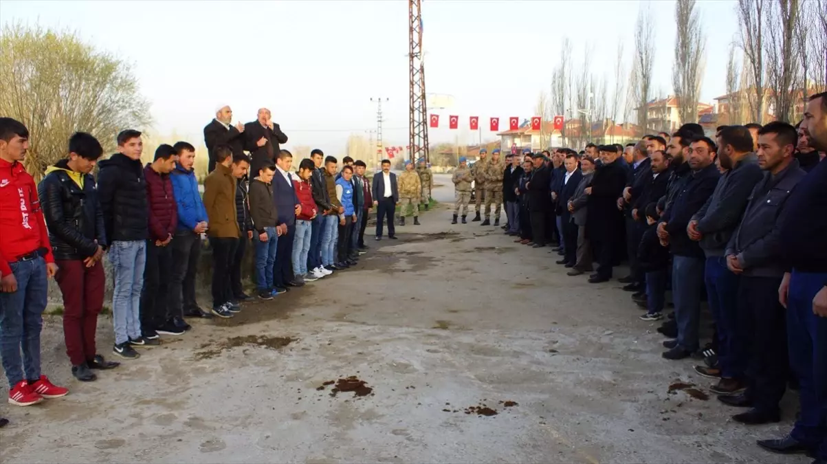 Asker Adayları "Azık Torbası"Yla Uğurlandı