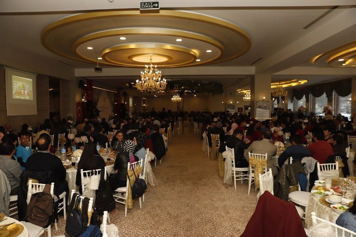 Başkan Büyükkılıç, Eğitim Bir Sendikası\'nın Ödül Töreninde Eğitimle İlgili Önemli Mesajlar Verdi