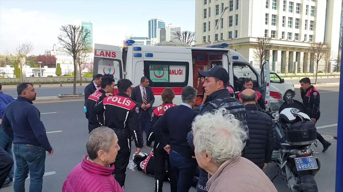 Başkentte Motorize Yunus Ekibi Kaza Yaptı: 2 Yaralı