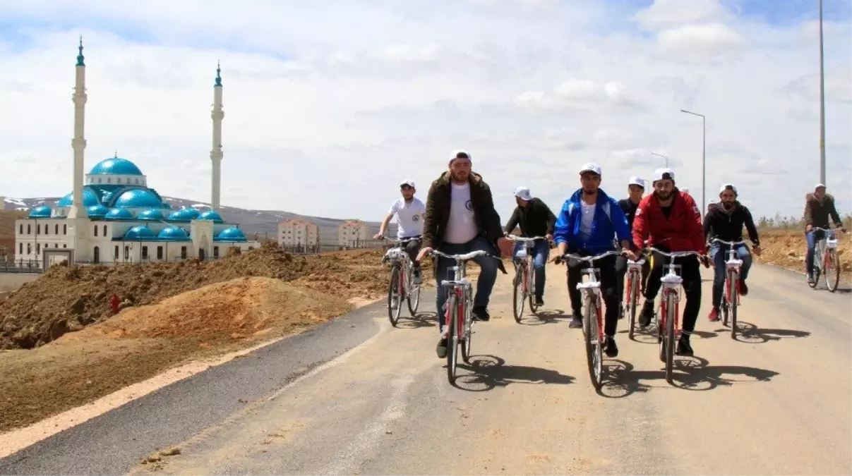 Bayburt Üniversitesi Öğrencileri \'Geleceğe Pedal Çevirdi\'