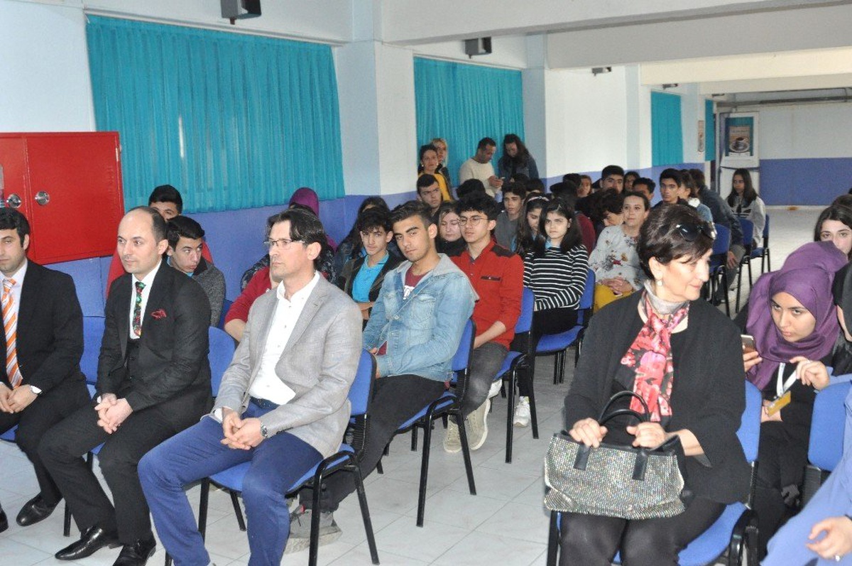 Dünyanın En Hızlı Parmakları Yalova\'da Öğrencilerle Buluştu
