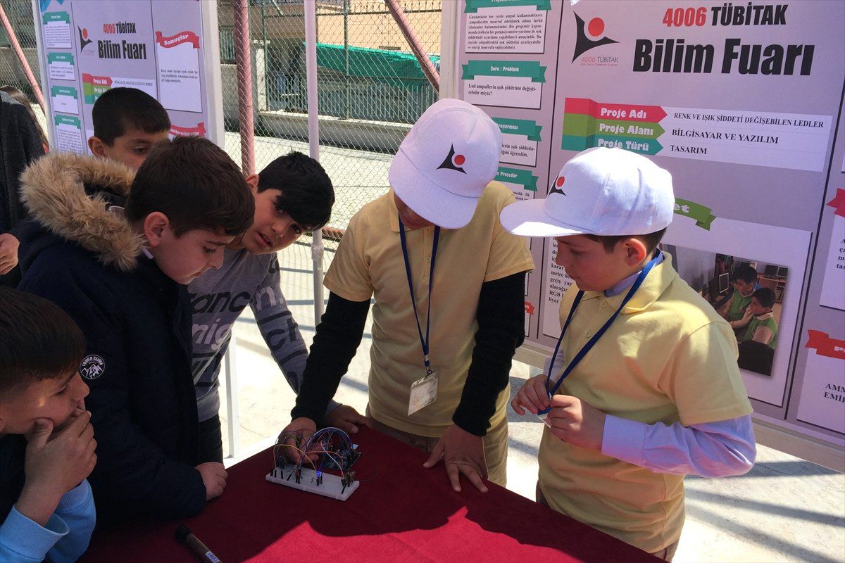 Elazığ\'da "Bilim Fuarı"