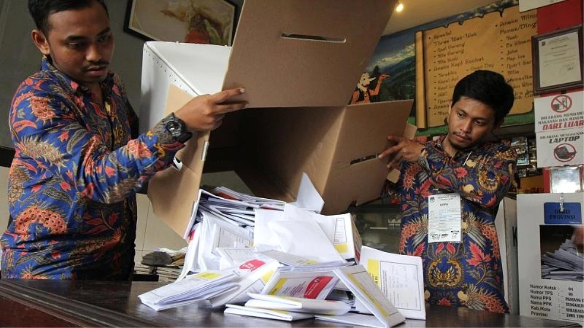 Endonezya\'da Seçimlerin Bilançosu: 139 Sandık Görevlisi Aşırı Yorgunluktan Hayatını Kaybetti
