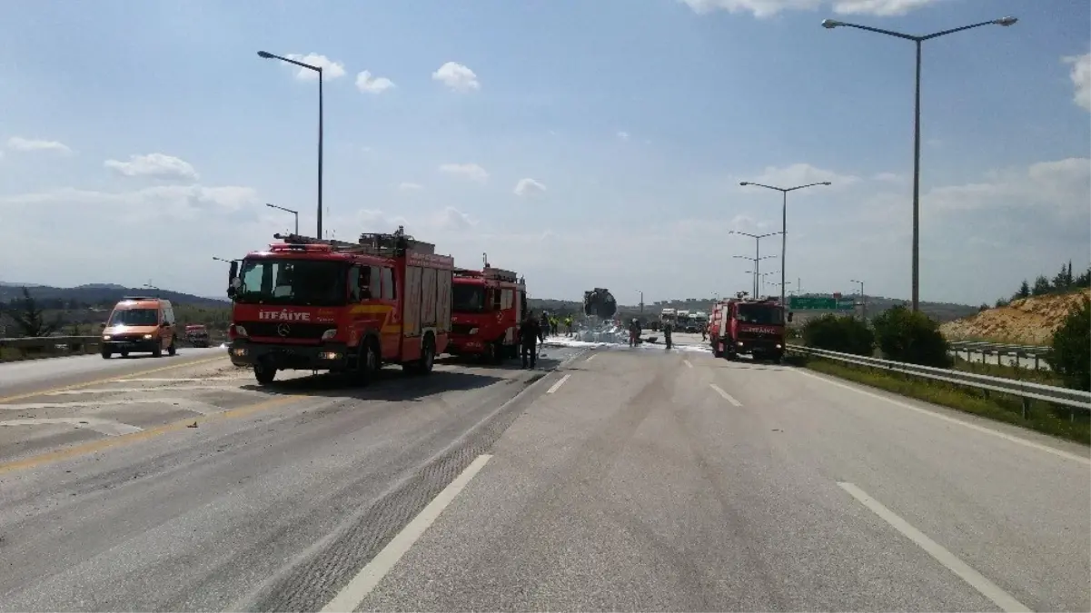 Gaziantep\'te Tanker Faciası, Sürücü Yanarak Öldü