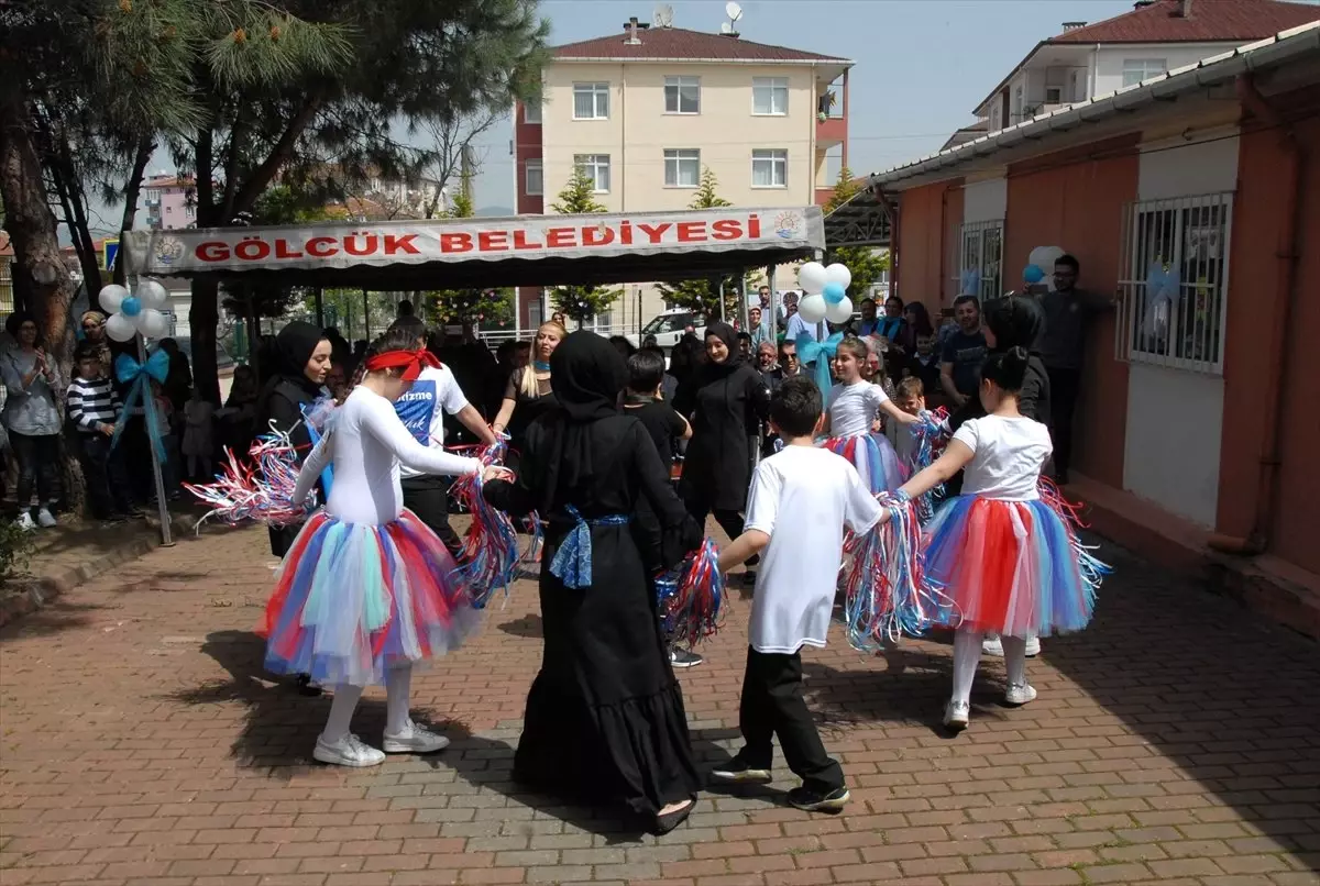 Gölcük\'te Otizm Farkındalık Etkinliği