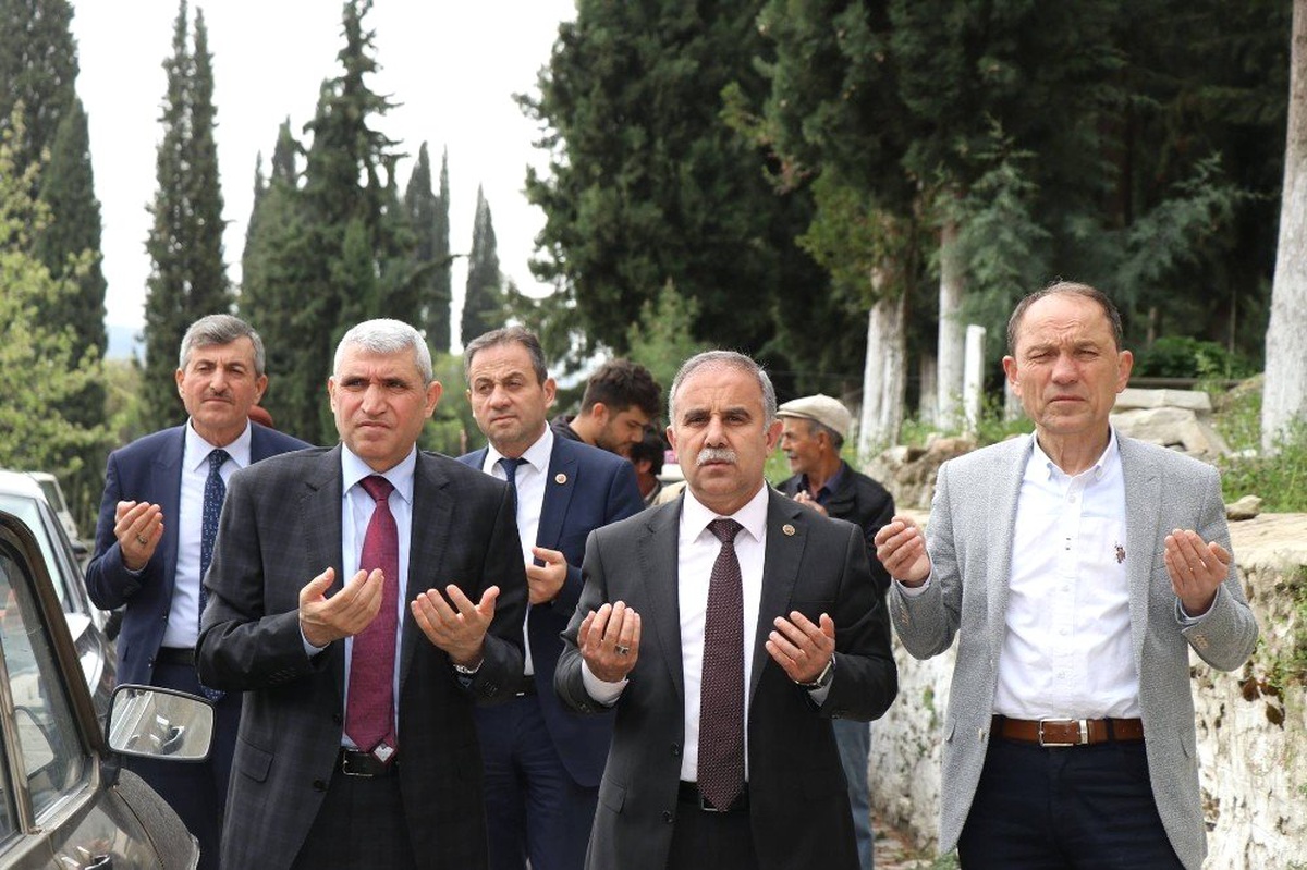 Gördes\'te "Dede Hayrına" Büyük İlgi